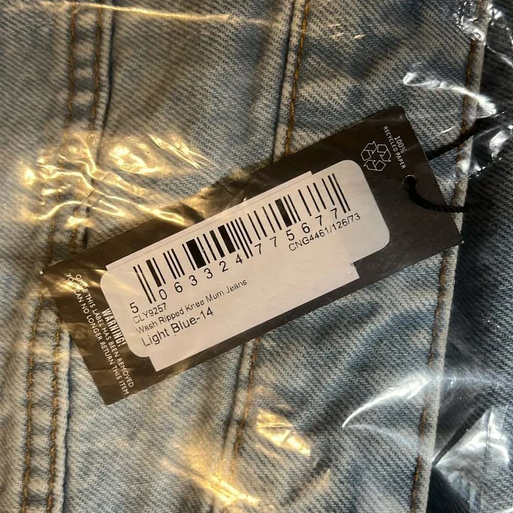 PRETTYLITTLETHING LIGHT BLUE WASH KNEE RIP MOM JEANS US SIZE 10 - Picture 5 of 7